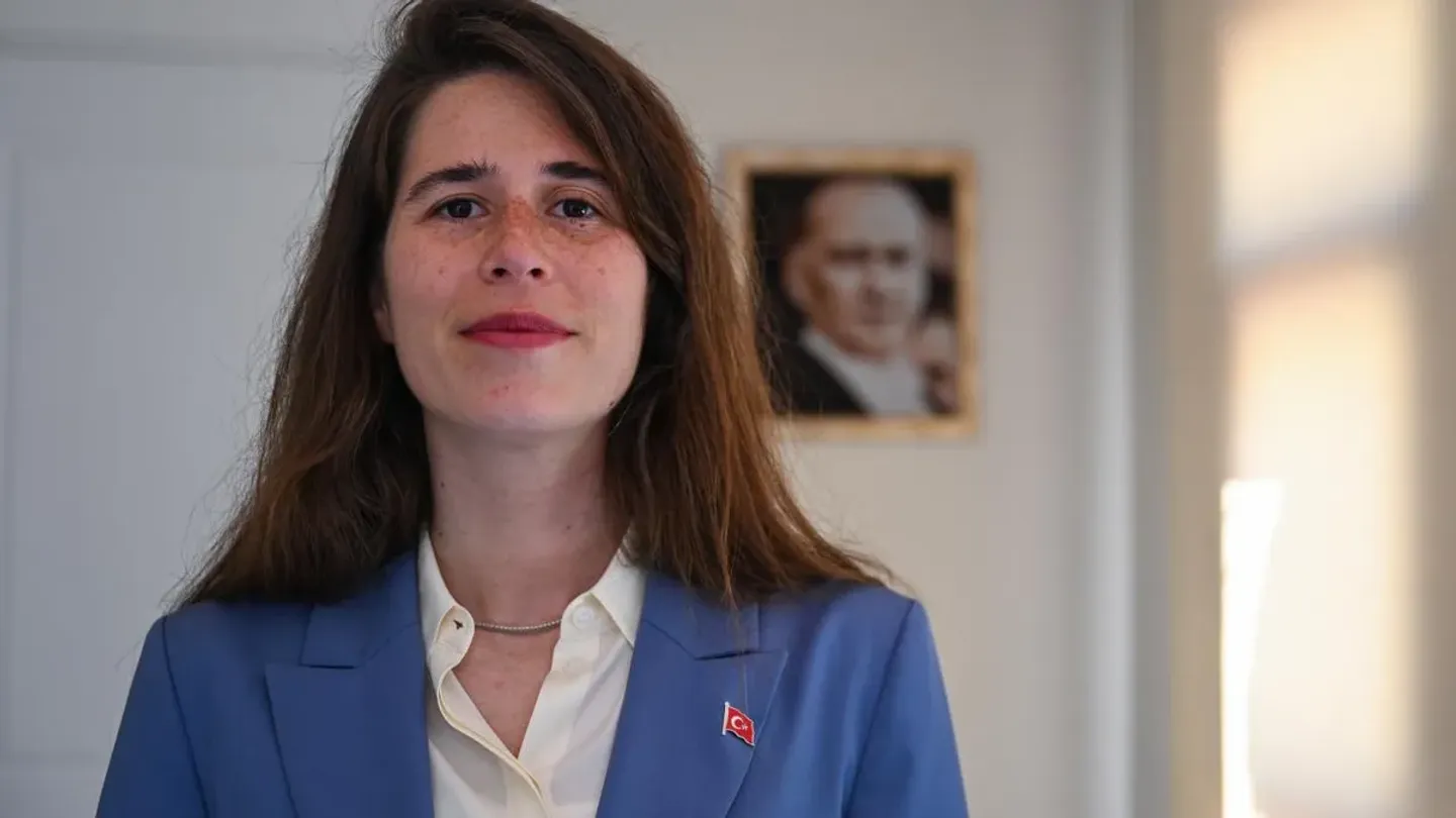 Çeşme Meclisi’nde gerilim: Lal Denizli ile Eda Tavaz karşı karşıya geldi