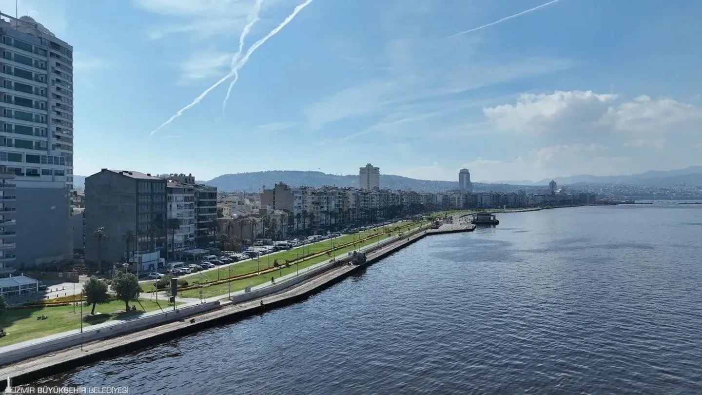 İzmir’de 1. Kordon Alarmı! Bu Akşam Park Yasağı Başlıyor, Araçlar Çekilecek
