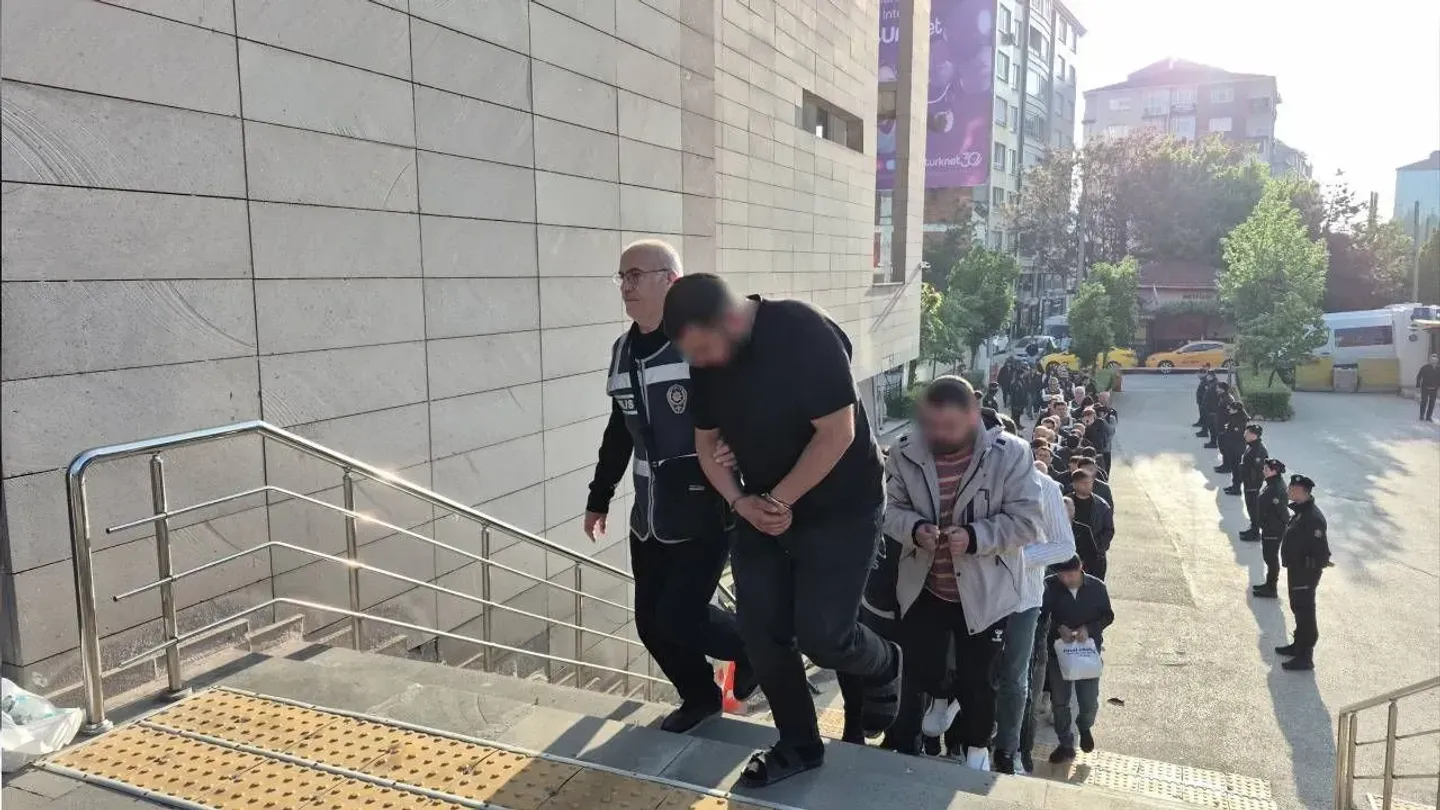 İzmir Merkezli Bahis Operasyonunda Dev Para Trafiği! 27 Şüpheli Tutuklandı
