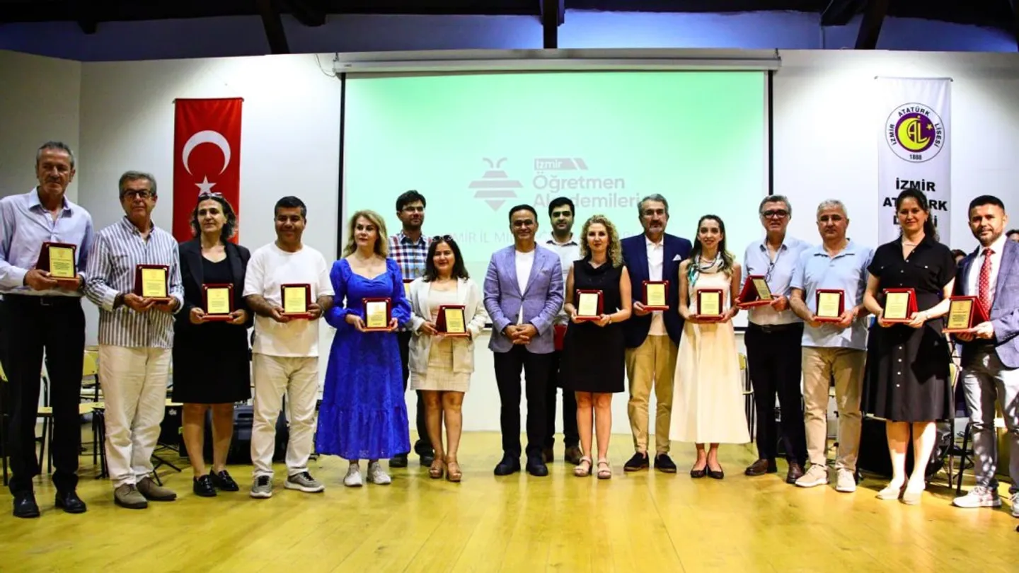 İzmir’de Öğretmenler İçin Yeni Dönem Başlıyor! 5 Akademide 8 Haftalık Eğitim