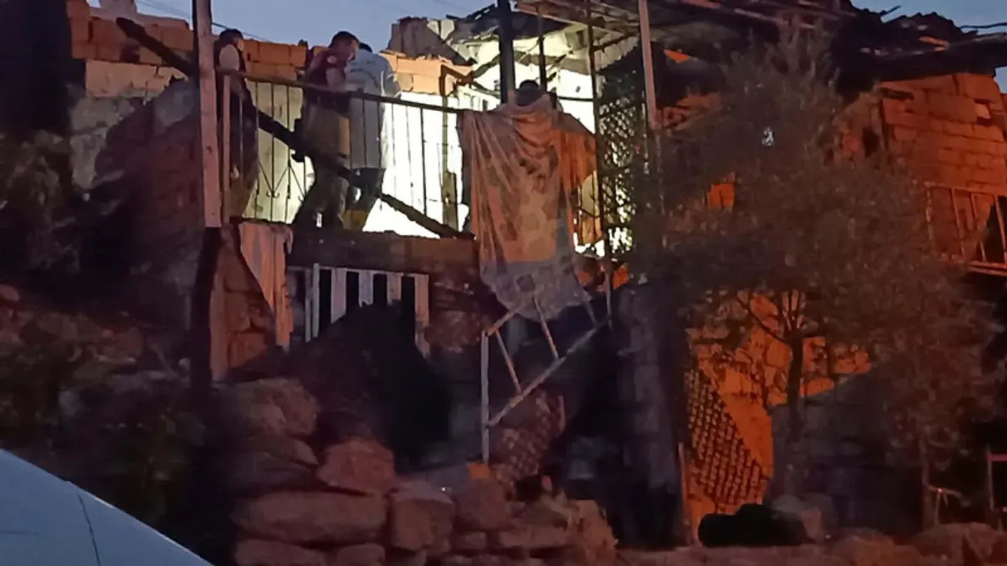 Çiğli’de Yangının Ardından Kahreden Detay: Torununu Kurtarmak İçin Yeniden Alevlerin Arasına Girdi