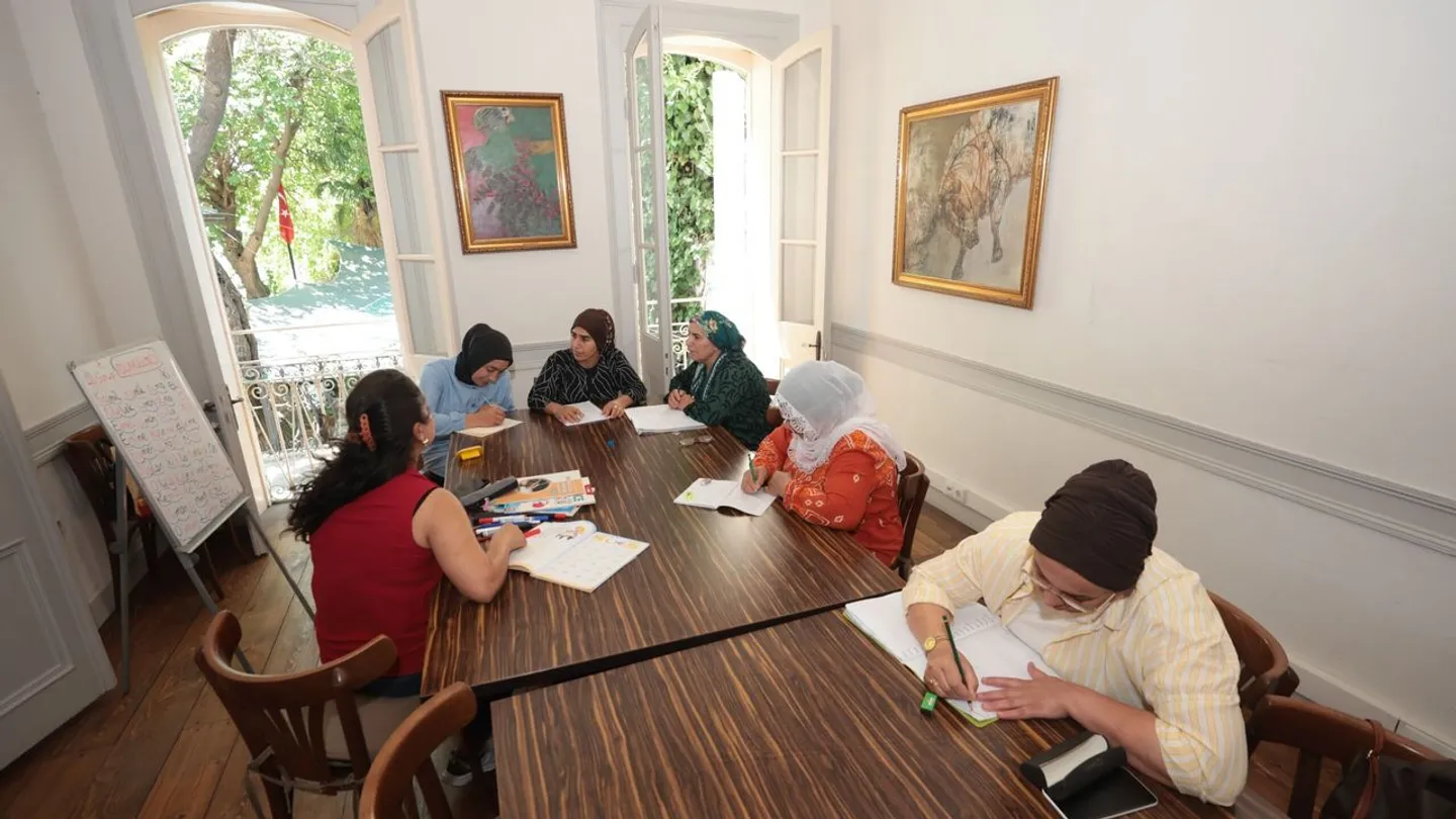 Konak'ta Kadınlardan Okuma Yazma Seferberliği! “Bir Harf Bile Olsa Öğrenmek İyidir”