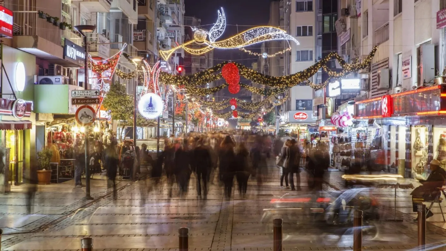 İzmir’in yaş haritası belli oldu: En yaşlı ve en genç ilçe hangisi?