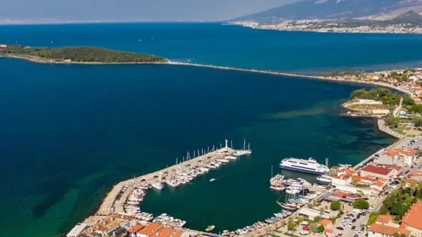 Urla mı Foça mı? İzmirlilerin emeklilik rotası belli oldu! Huzur arayanların ilk tercihi orası…