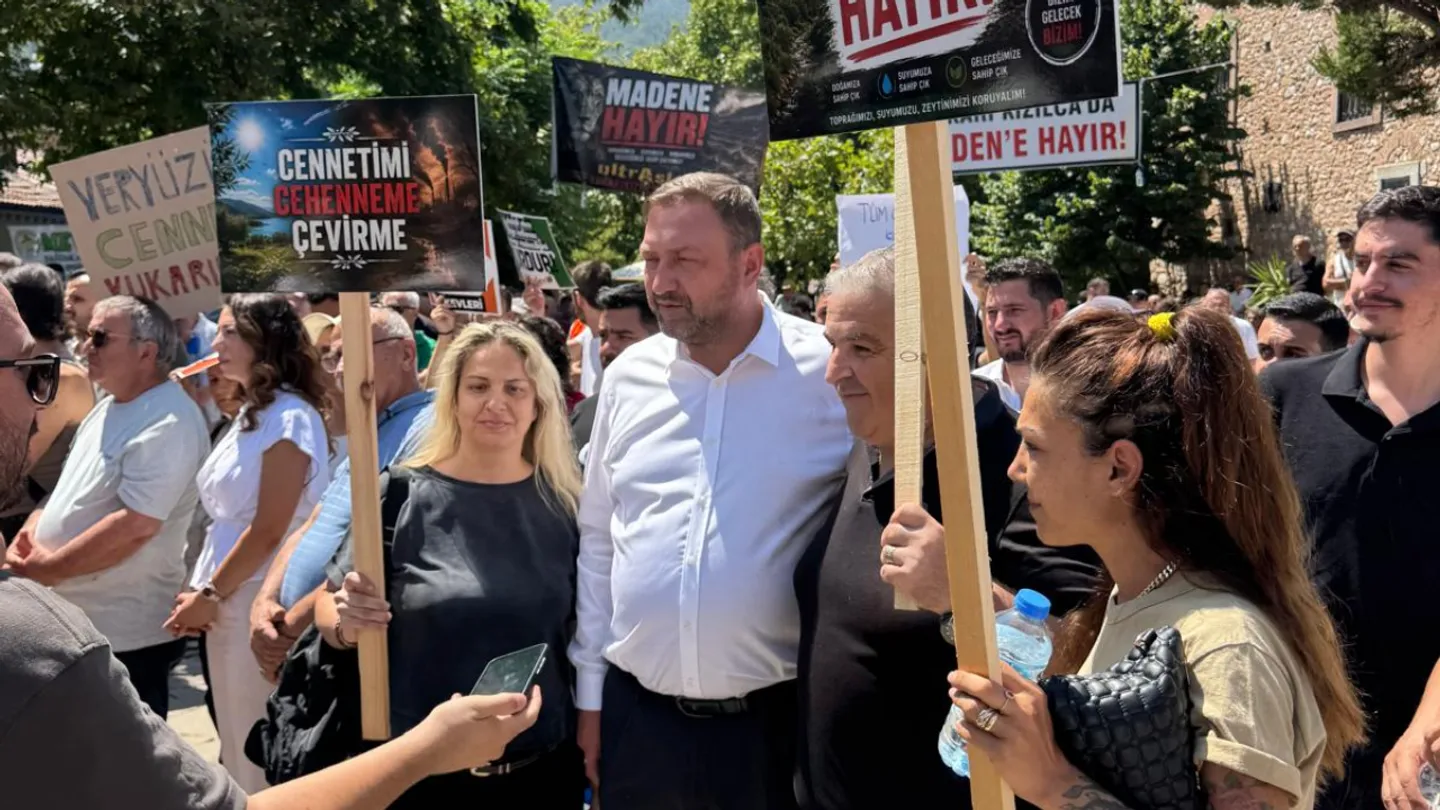 CHP İzmir İl Başkanı Utku Gümrükçü'den maden direnişine destek