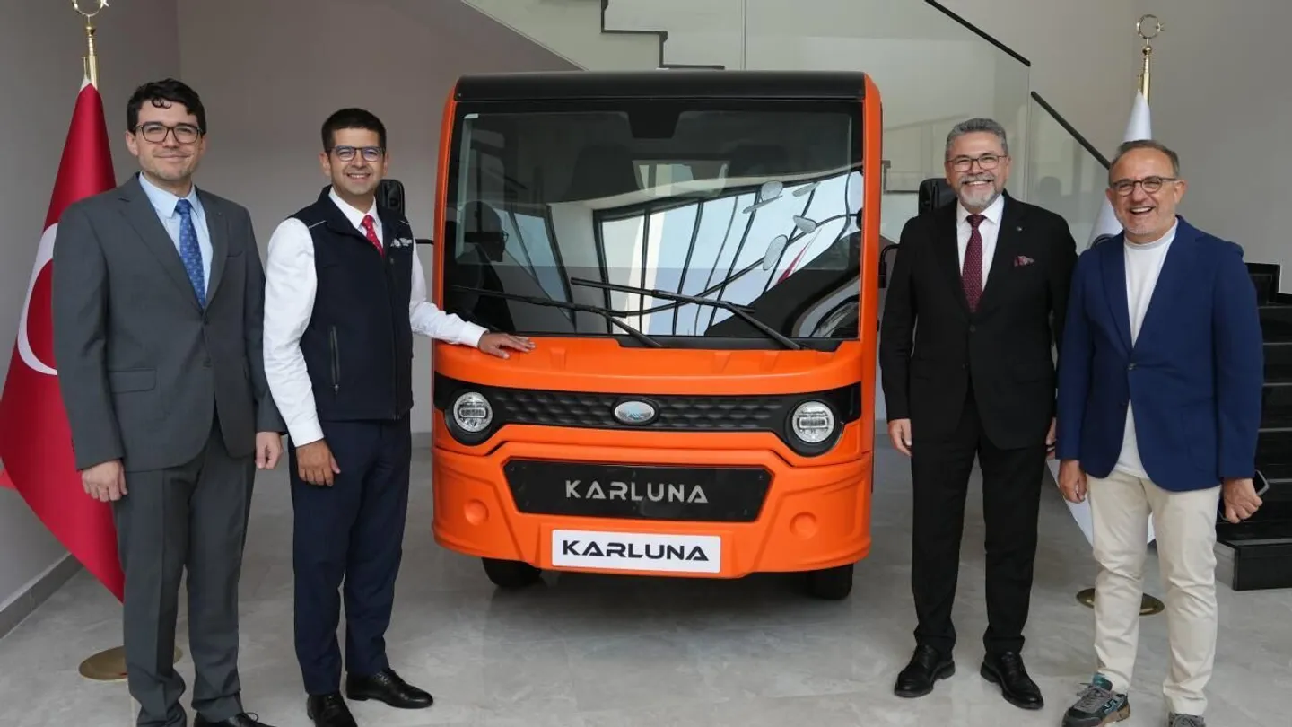İzmir’de Yatırım ve Üretim Mesaisi! Dağlıoğlu’ndan Yerli Elektrikli Araçlara Yakın İnceleme