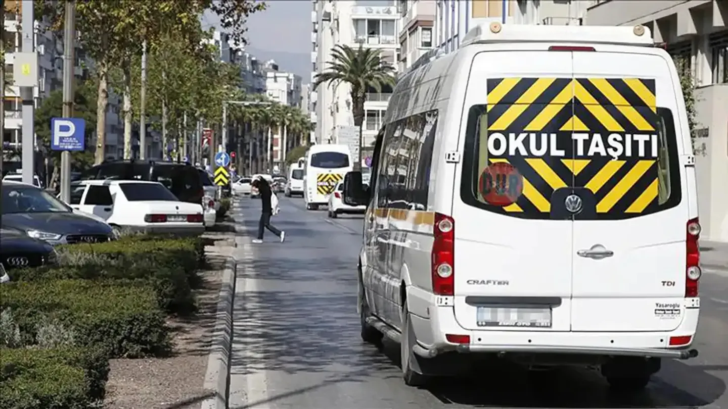 İzmir’de Servis Ücretleri Belli Oldu! Velileri İlgilendiren Yeni Tarife Meclisten Geçti