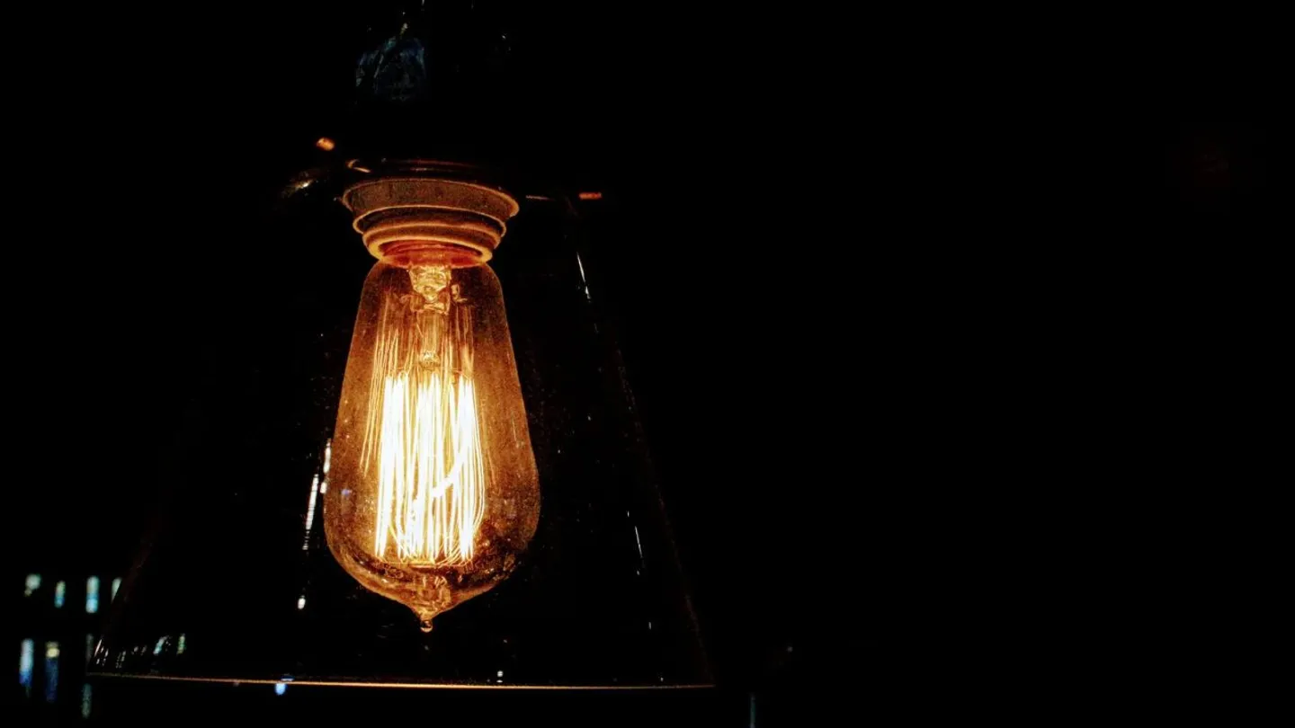 İzmir'de Elektrik Kesintisi Alarmı! 18 İlçede Planlı Kesinti Uygulanacak
