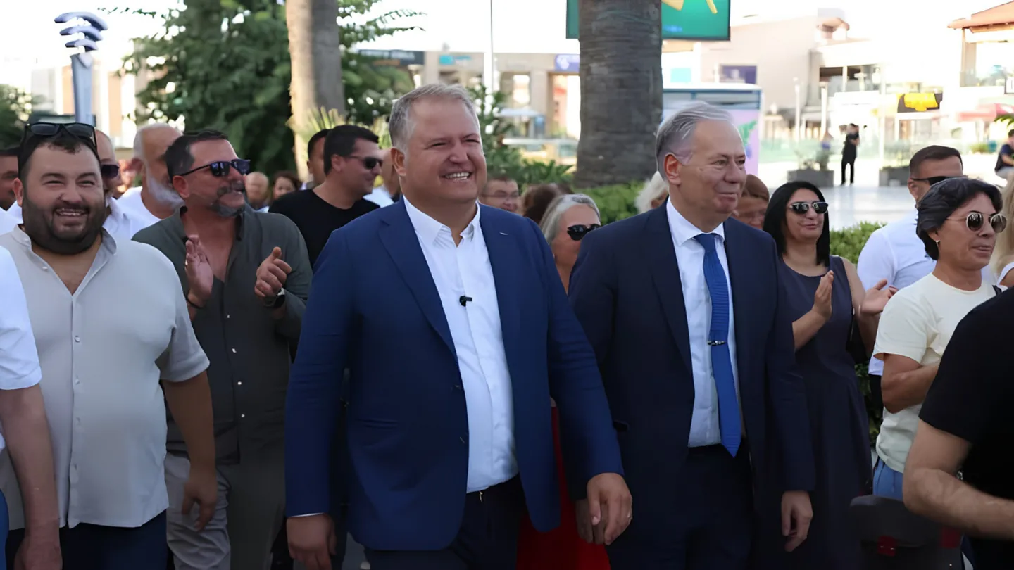 İzmir'de CHP'den ayrılık zinciri sürüyor: Urla YENİ Parti'ye geçti!
