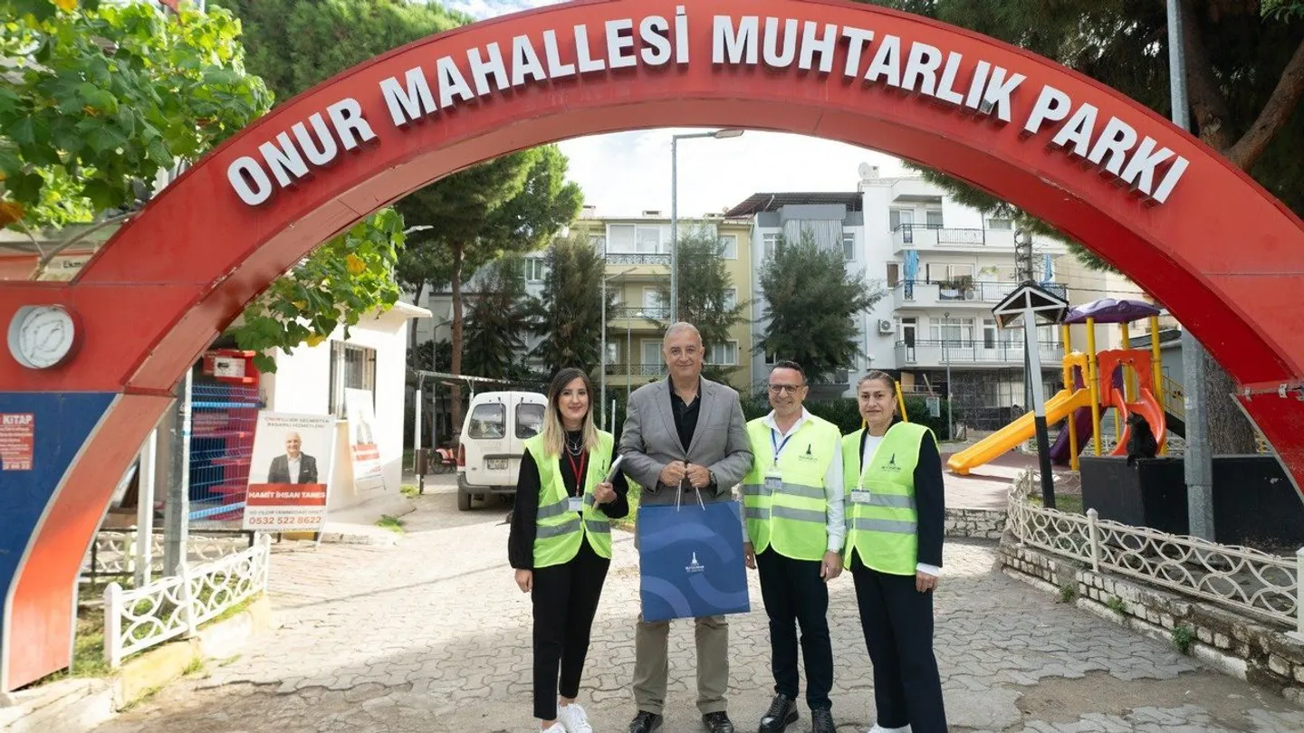 İzmir’de 1298 Muhtara Özel Jest! Ortak Mesaj: “Her Zaman Hatırlanıyoruz”