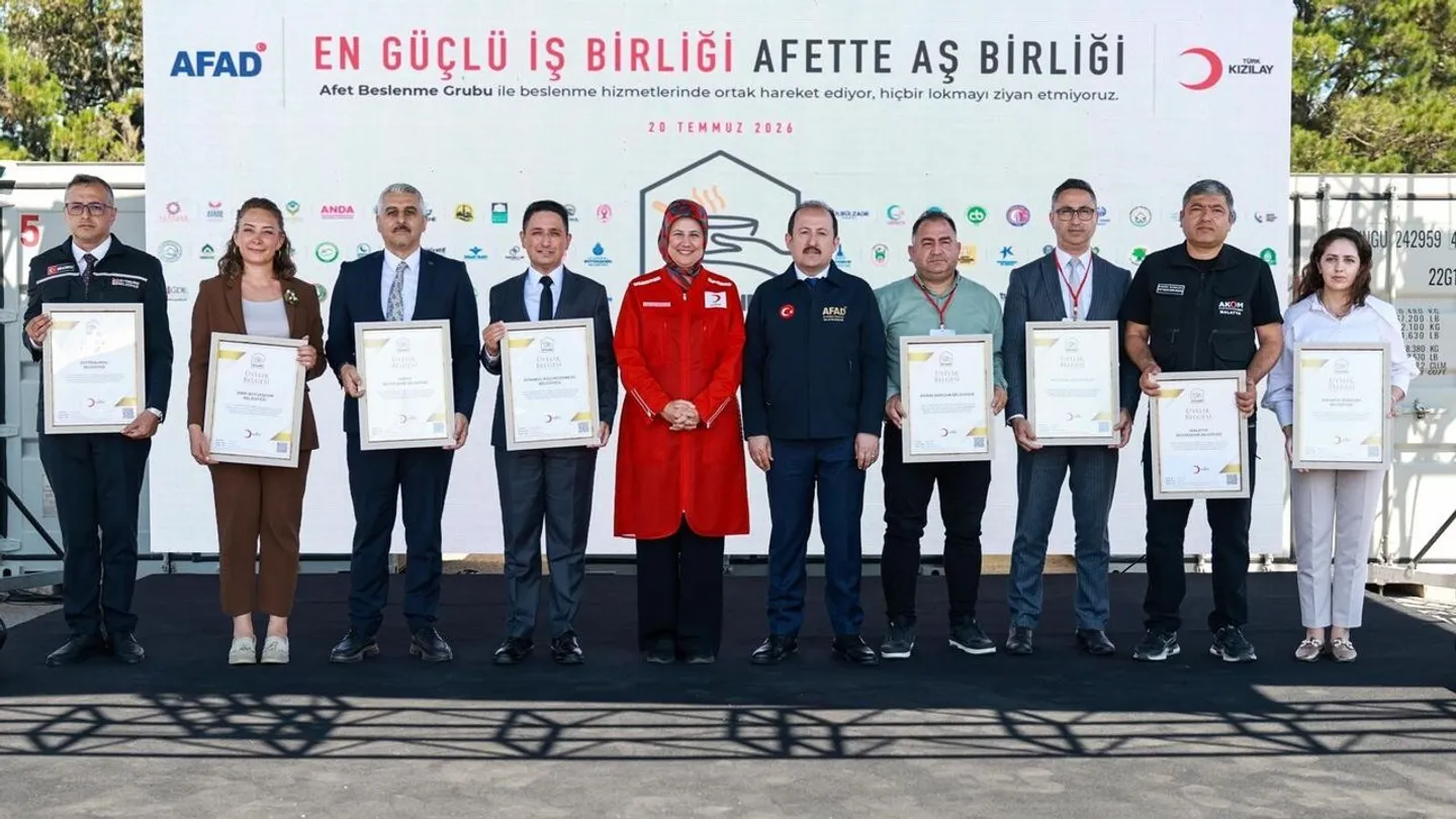 İzmir Büyükşehir Belediyesi’ne “Afet Beslenme Akreditasyonu” onayı