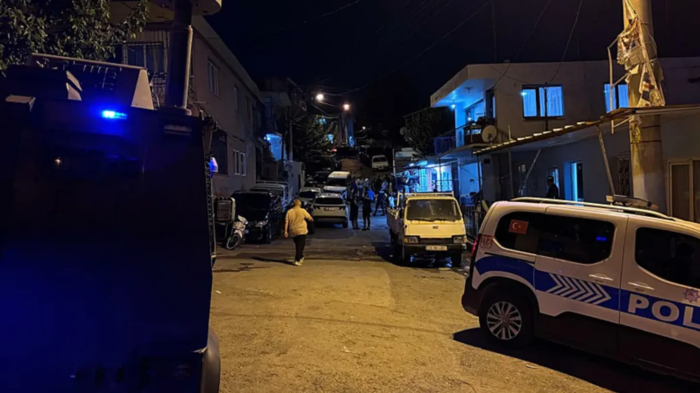 Menemen’de Güvercin Kavgası Silahlı Çatışmaya Dönüştü: 3’ü Çocuk 13 Yaralı