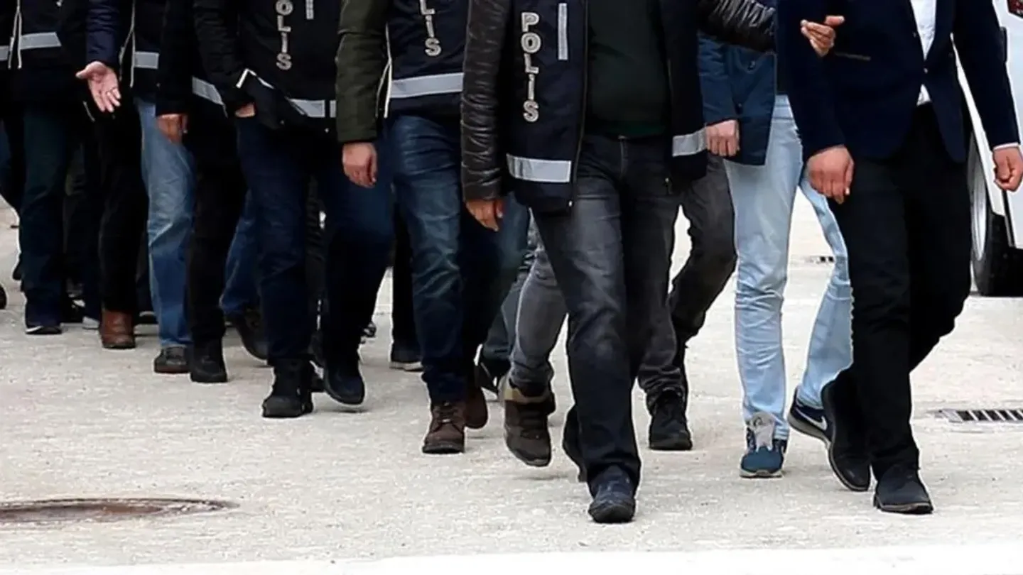 İzmir dahil 3 ilde 4 ayrı operasyon! 35 şüpheliden 33’ü gözaltında