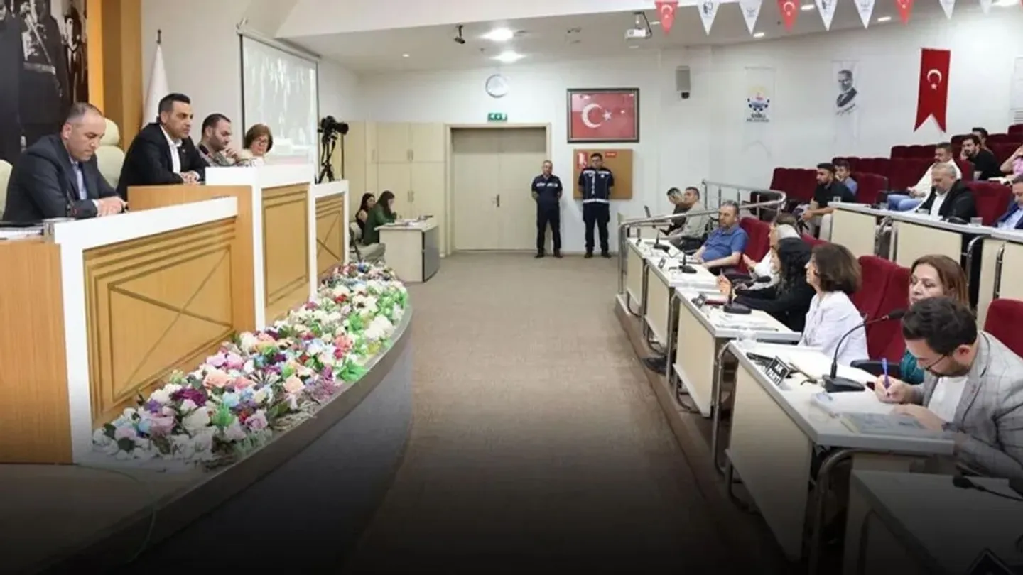 Çiğli Meclisi’nde 15 Temmuz Gerilimi: 4 Kişi Hakkında Soruşturma