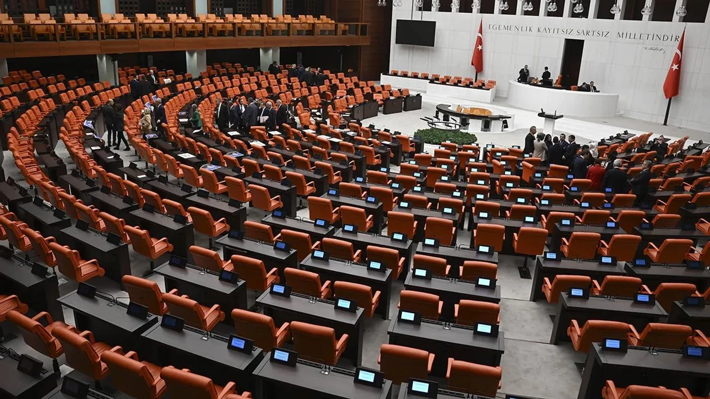 TBMM'de yeni dönem! Meclis'te oturma düzeni yeniden belirlendi