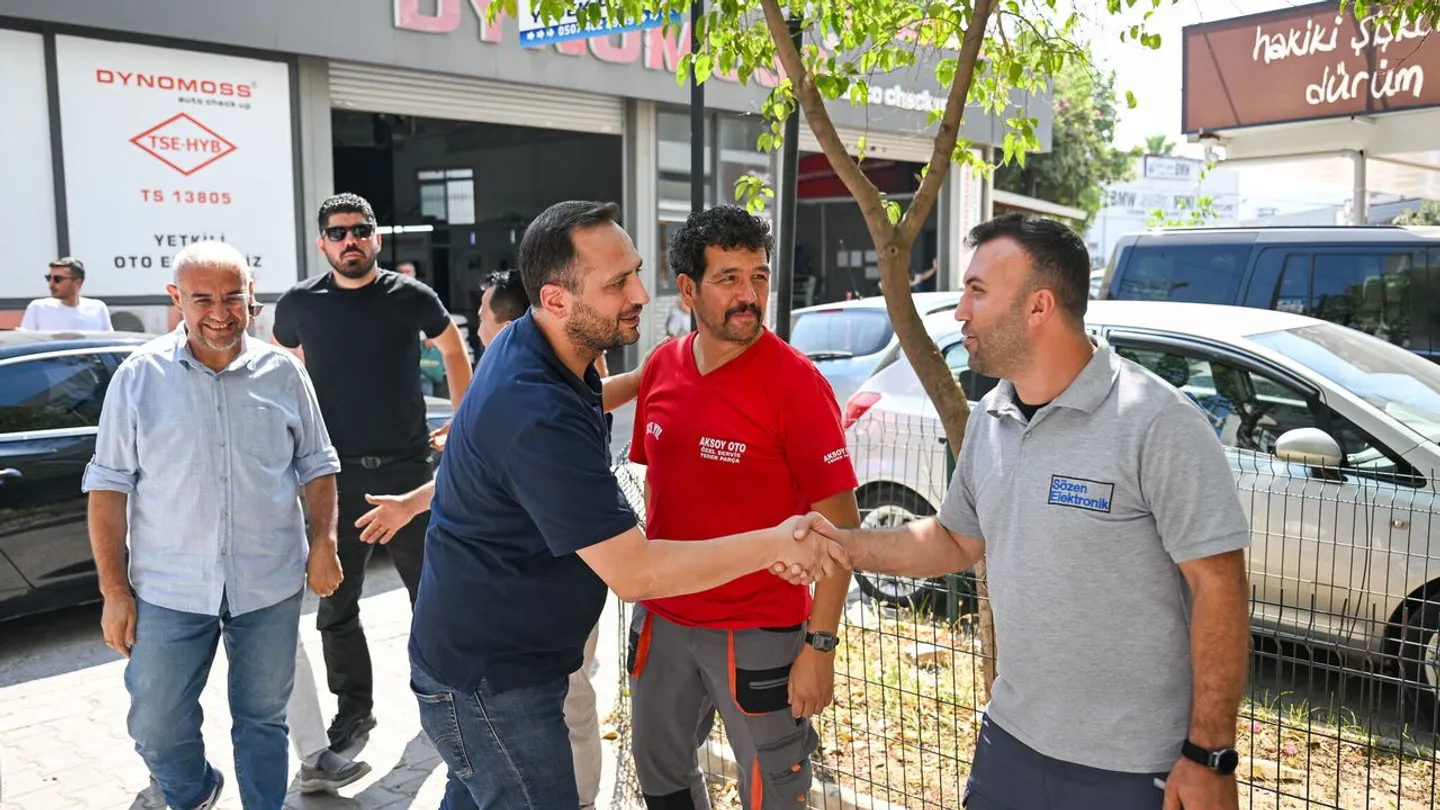 Başkan Eşki'den 3. Sanayi Sitesi'ne ziyaret: Bornova bir sanayi kentidir, esnafımızın her zaman yanındayız