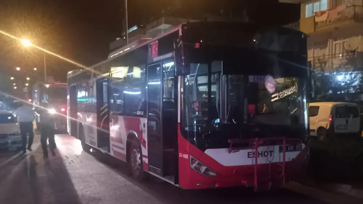 İzmir’de ESHOT Otobüsünde Yangın! Yolcular Son Anda Tahliye Edildi