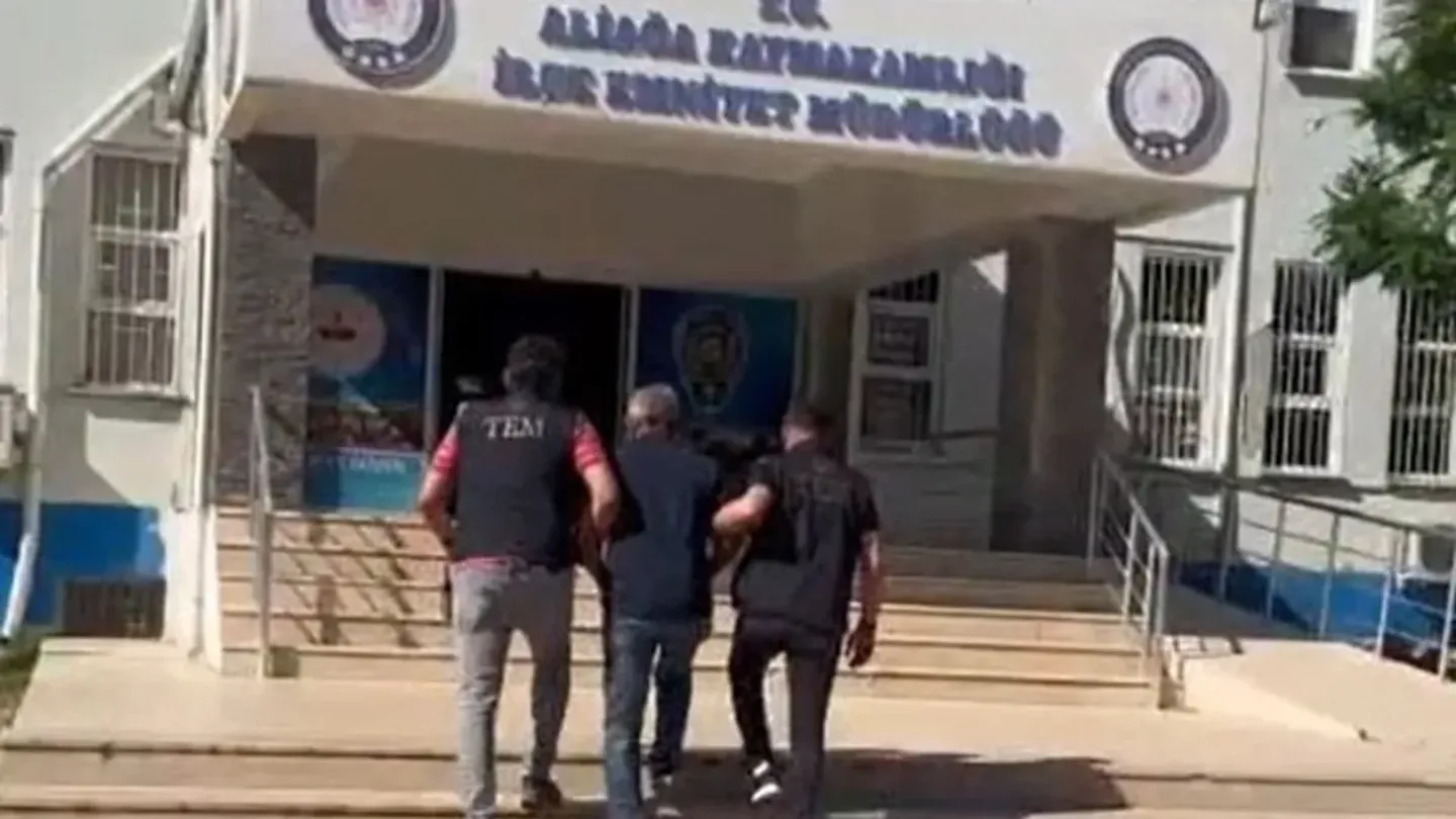 9 yıl 10 ay hapis cezası bulunuyordu! İzmir'de yakayı ele verdi