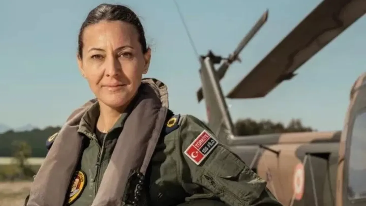 Türk Hava Kuvvetleri’nde Tarihi İlk! Özlem Karapınar İlk Kadın Paşa Oldu