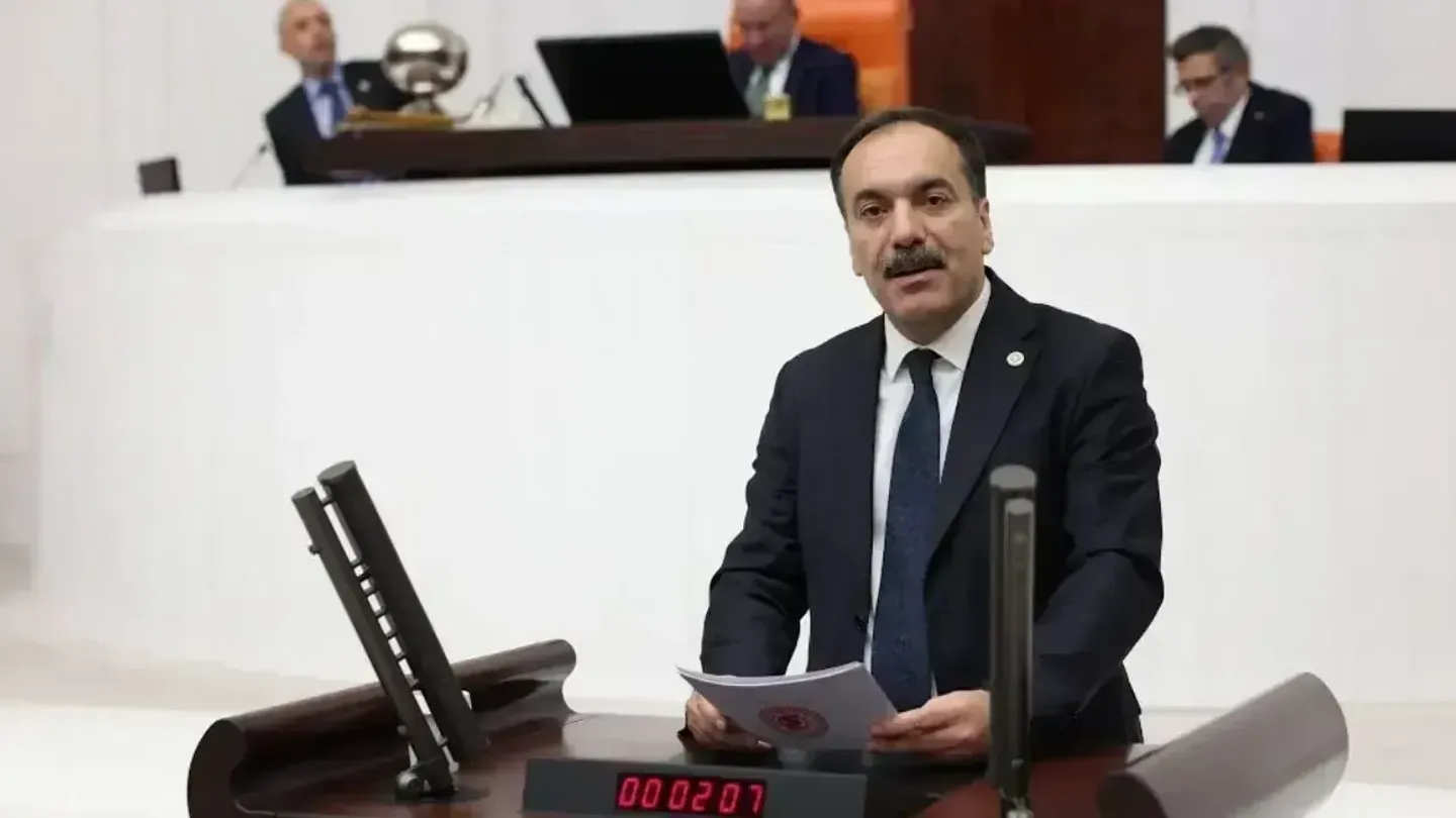 İzmir Milletvekili İçin Flaş Transfer İddiası! Mustafa Bilici AK Parti’ye mi Geçiyor?
