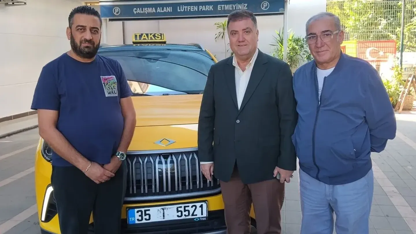 İzmir’de takside yeni dönem: Sarı TOGG ilk kez yollara çıktı