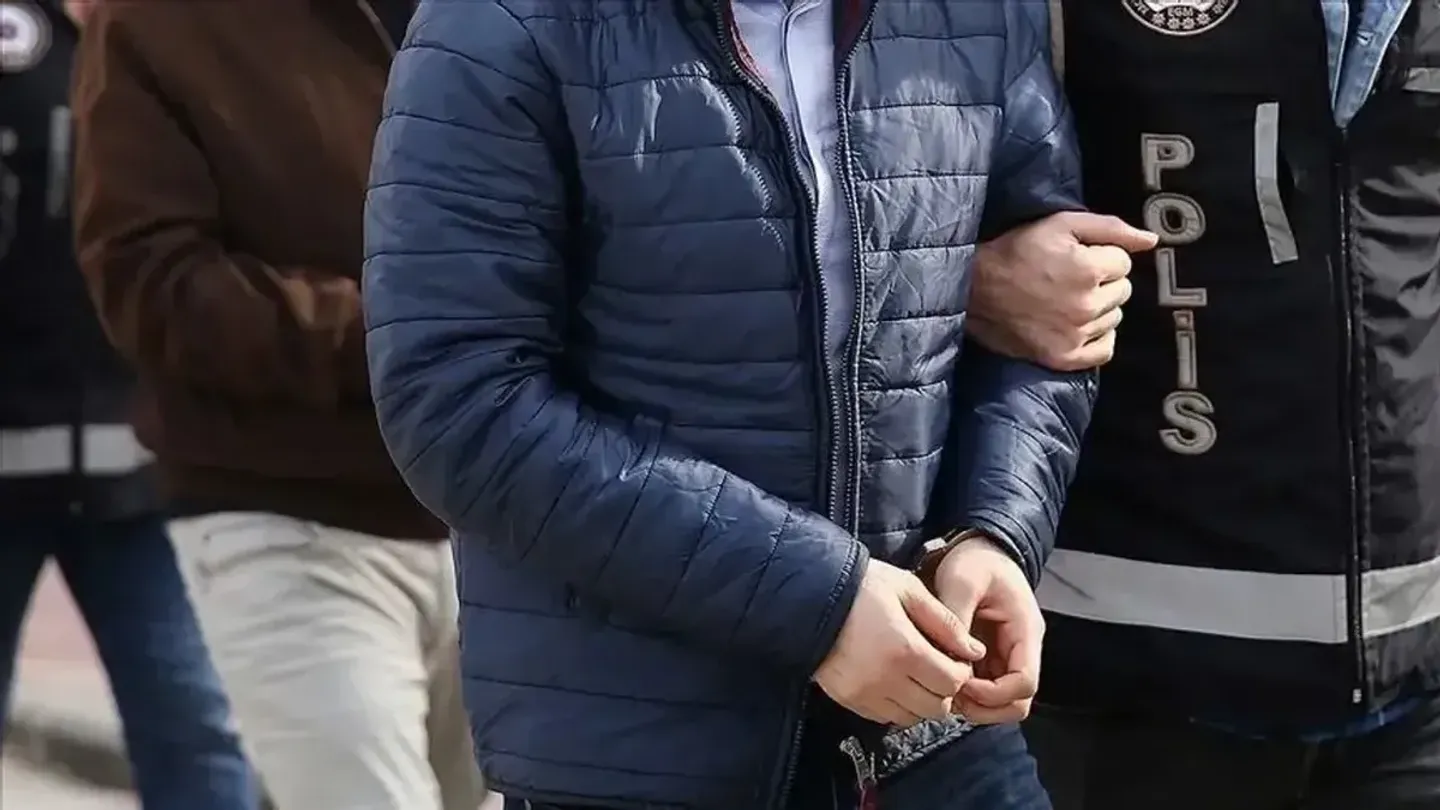 İzmir’de 3 İlçede Göçmen Operasyonu! 76 Düzensiz Göçmen Yakalandı