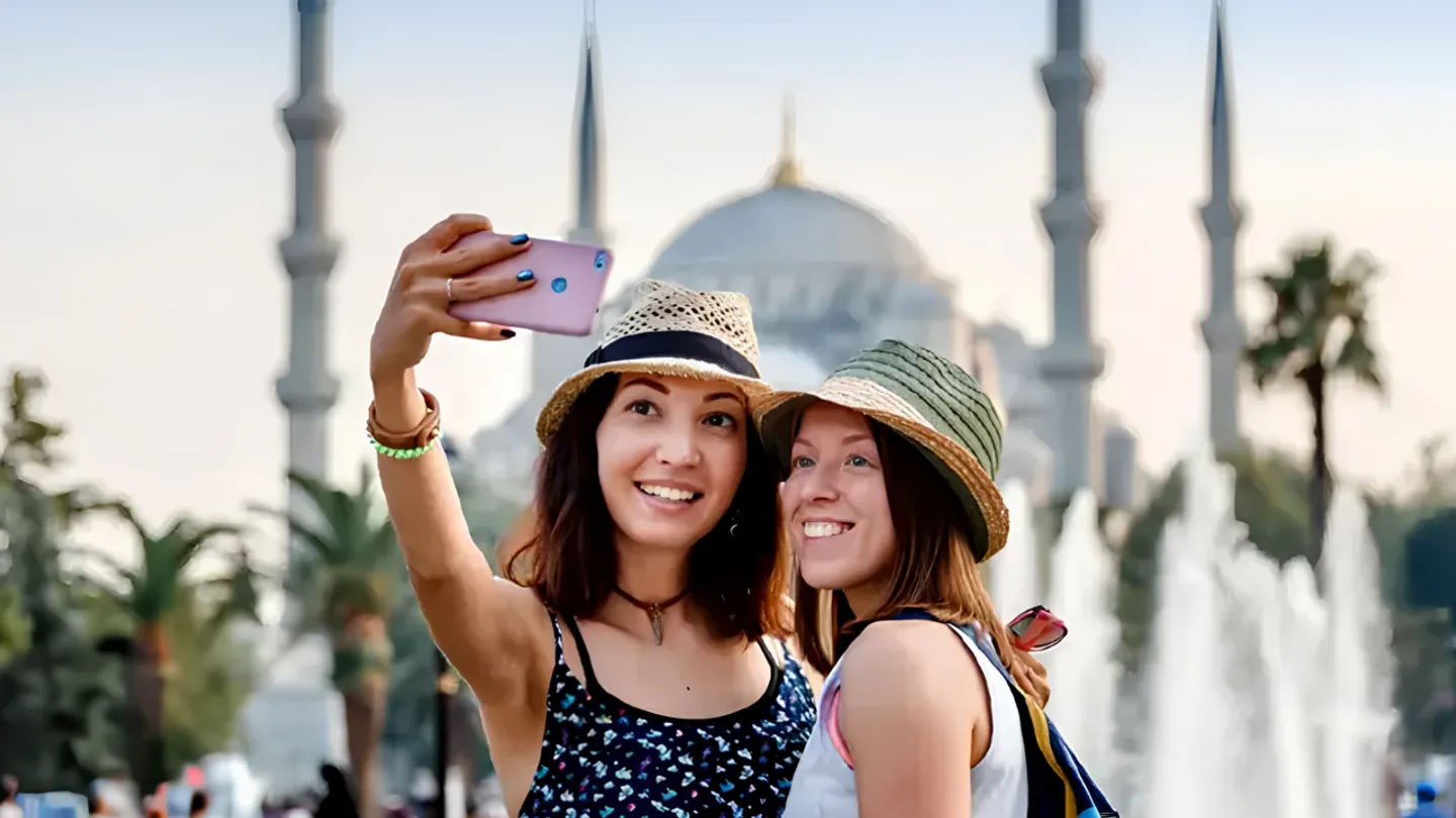 Turistlerin Türkiye’de En Çok Para Harcadığı Alan Belli Oldu: 5,9 Milyar Doları Aştı