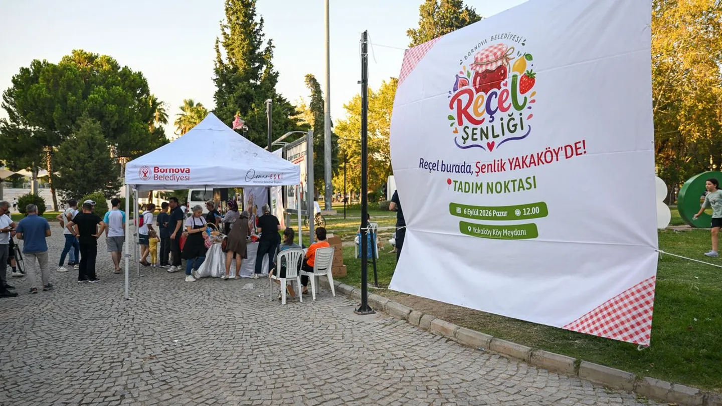Bornova'da Reçel Festivali Coşkusu Başladı! Doğal Lezzetler İzmirlilerle Buluşuyor