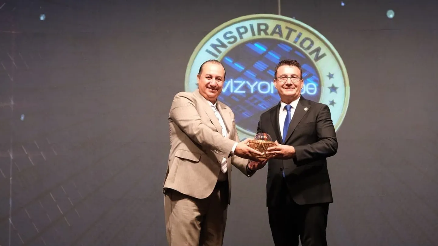 İYTE Rektörü Yusuf Baran’a “Global Lider” ödülü