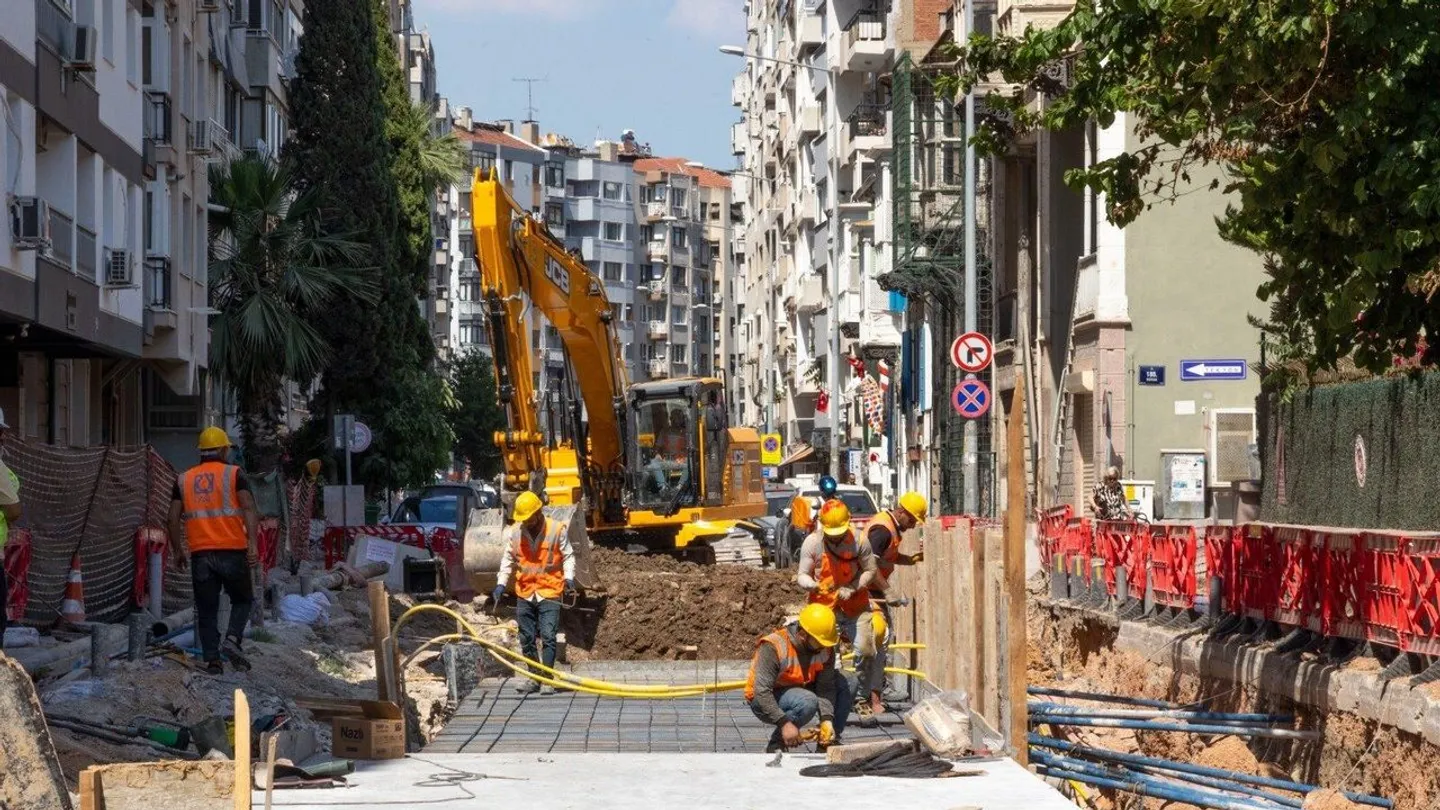 İzmir’de Yeraltında Dev Altyapı Hamlesi: Bornova ve Buca’da 140 Kilometrelik TEFWER Projesi Başladı!