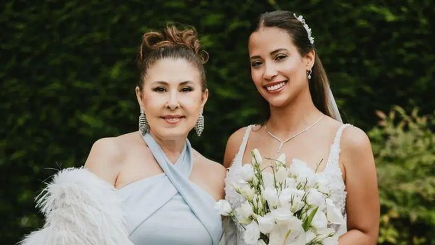 Nilüfer’in en mutlu günü: Kızı dünyaevine girdi