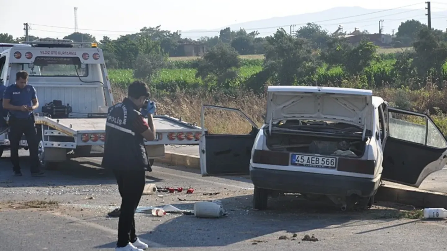 İzmir'de faciadan dönüldü! Feci kazada 3'ü çocuk 5 kişi yaralandı