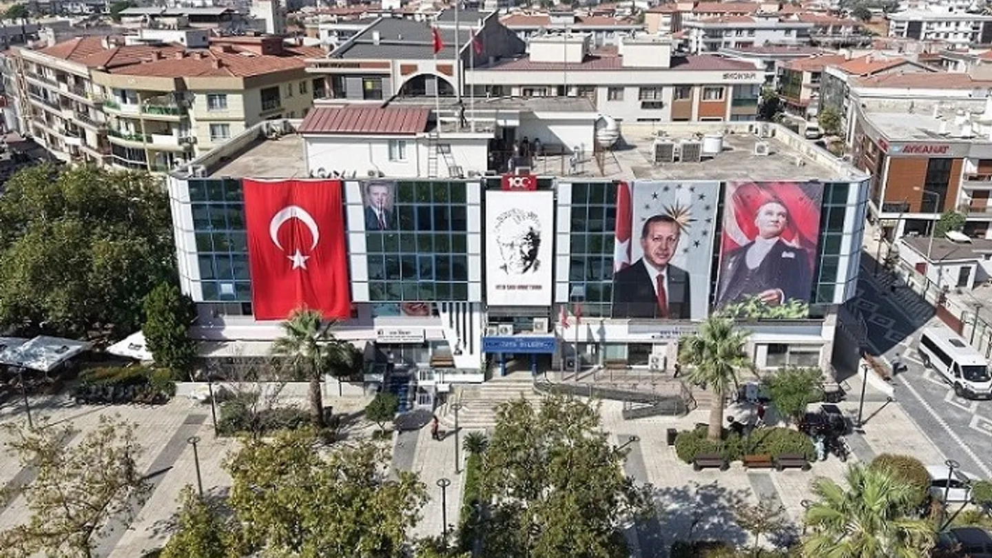 Menderes’te Moloz ve Bahçe Atığı Seferberliği: 44 Mahallede Temizlik Çalışması