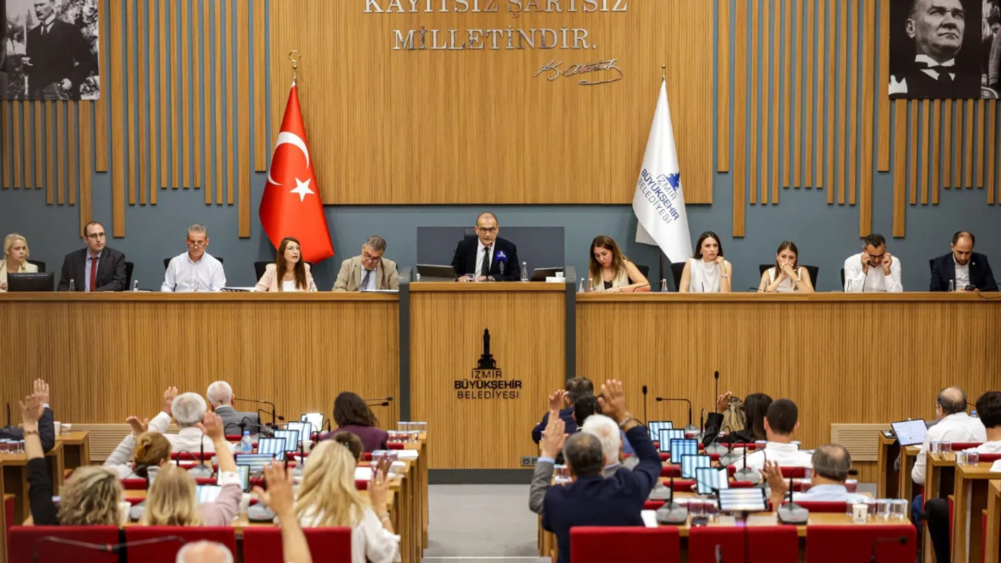 Büyükşehir'den Uzundere iddialarına meclis kürsüsünden yanıt: Belediyemizin kaybettiği kira davası yok