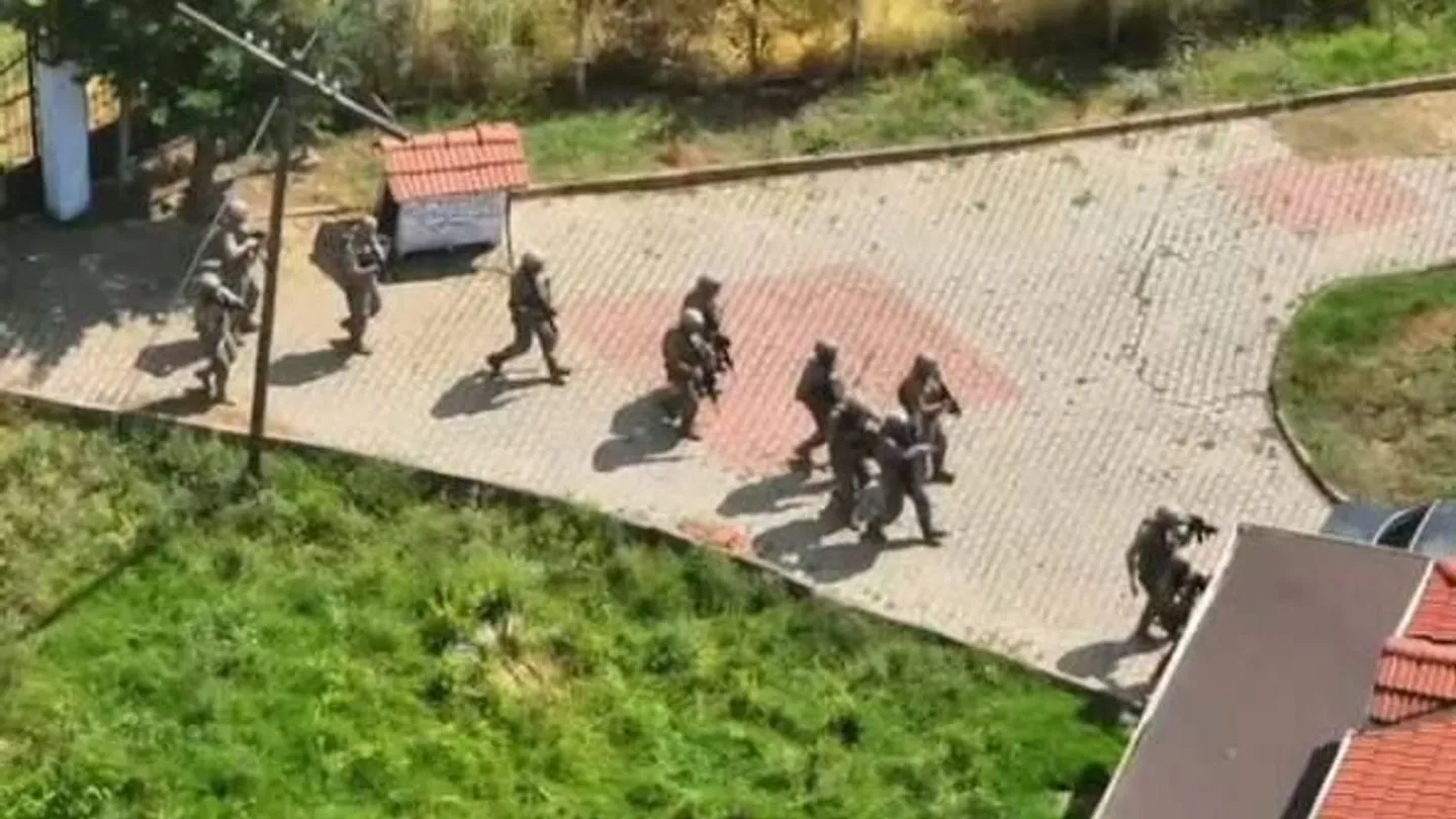 Urla'da Uyuşturucu Operasyonu! 125 Kök Kenevir Ele Geçirildi, 1 Şüpheli Tutuklandı
