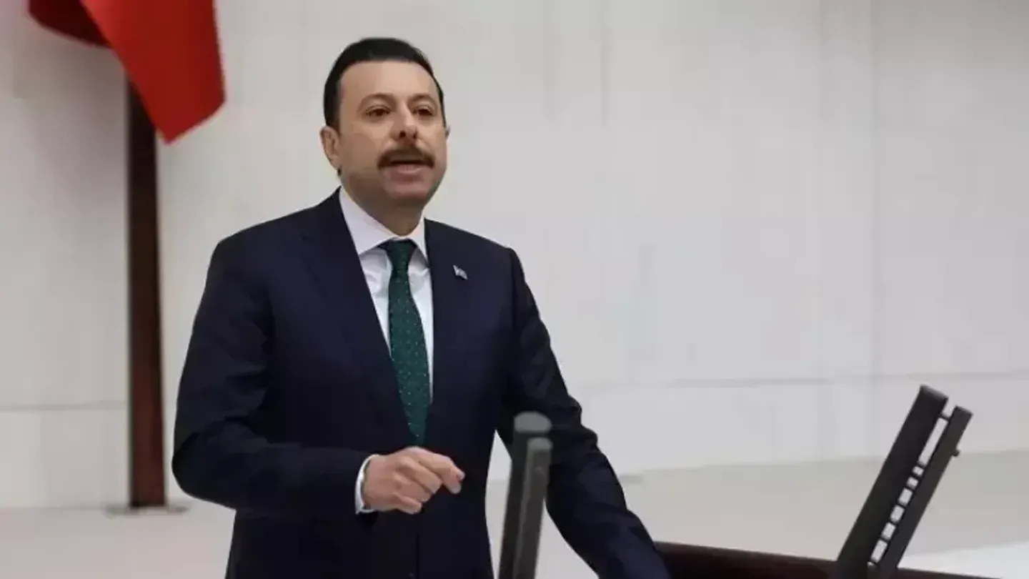 İzmir’de Su Tartışması Büyüyor! “Kesintiler Bitmiyor, Su Yere Akıyor”