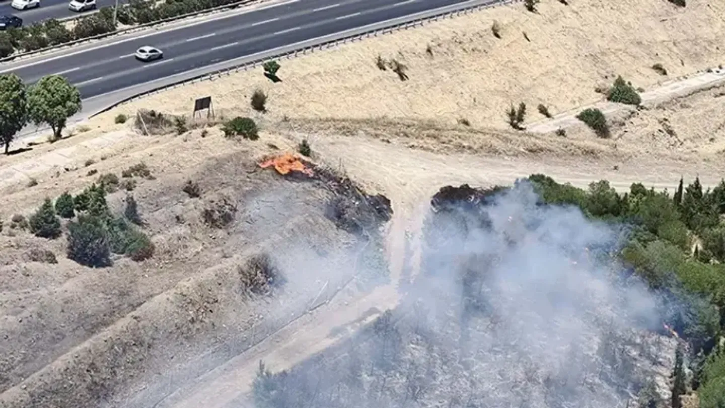 Manisa'daki orman yangını İzmir-İstanbul Otoyolu'na ulaştı: Ulaşım geçici olarak durduruldu