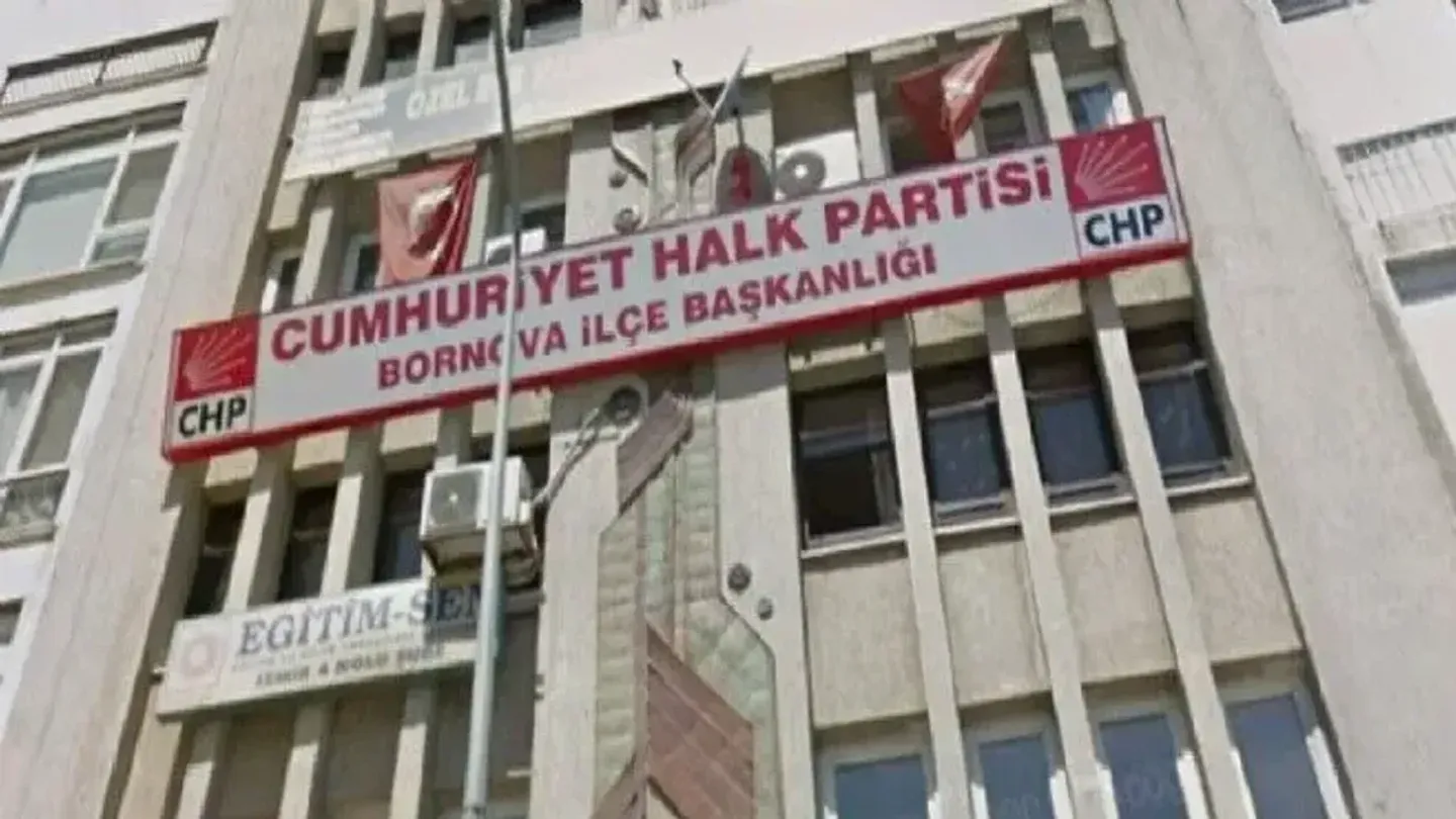 CHP İzmir'de ilk toplu istifa Bornova'dan! İlçe yönetimi görevini bıraktı