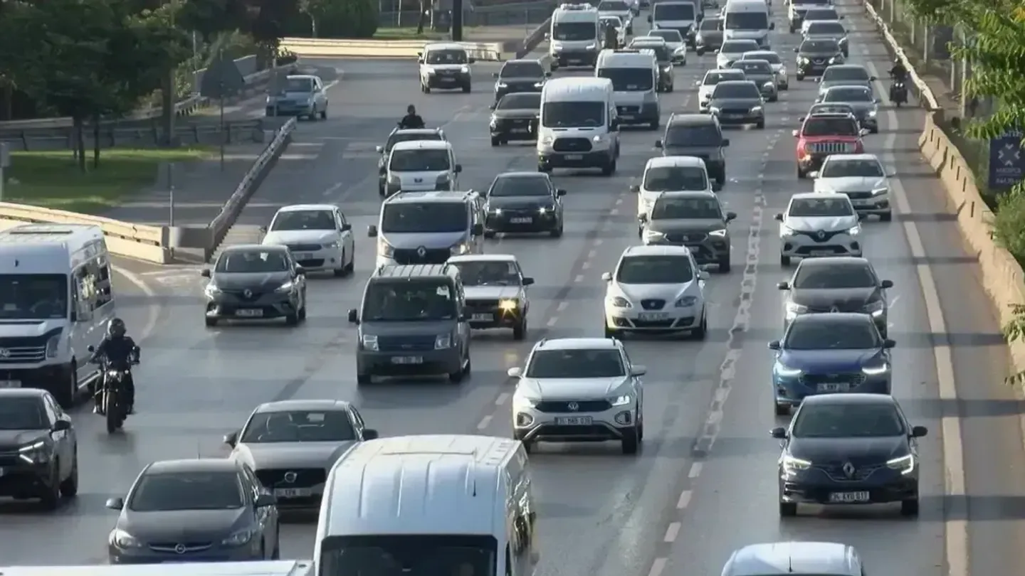 TÜİK verileri açıklandı: İzmir'de araç sayısı 2 milyon 155 bini aştı