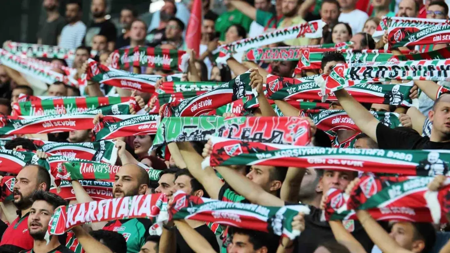 Karşıyaka’da Çifte Galibiyet Mesaisi! Futbol ve Voleybolda Hedef Zafer