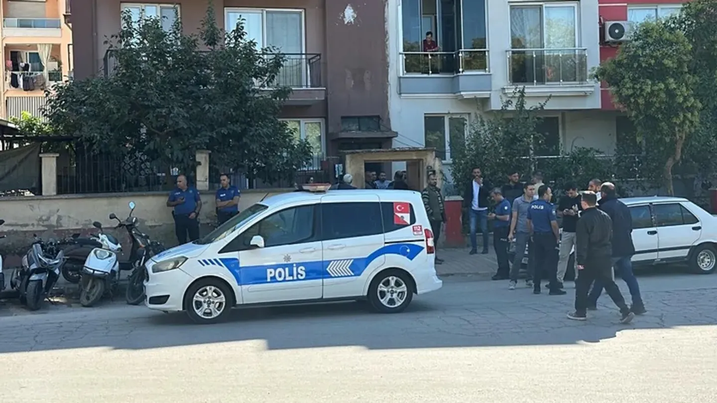 Ödemiş’te şüpheli ölüm: 63 yaşındaki adam evinde boğazından yaralı bulundu