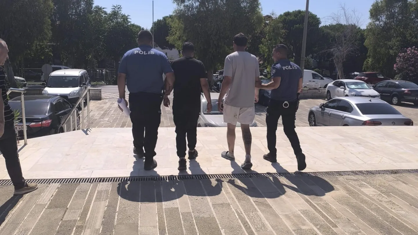 Foça'da polise saldıran 2 şüpheli tutuklandı!