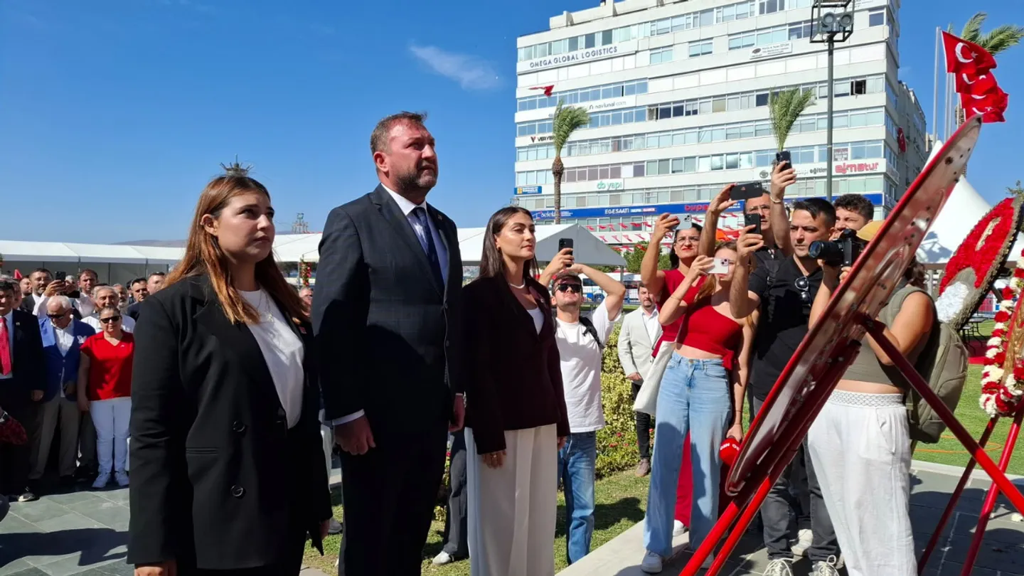 CHP İzmir’den 9 Eylül’de çelenk: Gümrükçü “Seçim startını verdik”