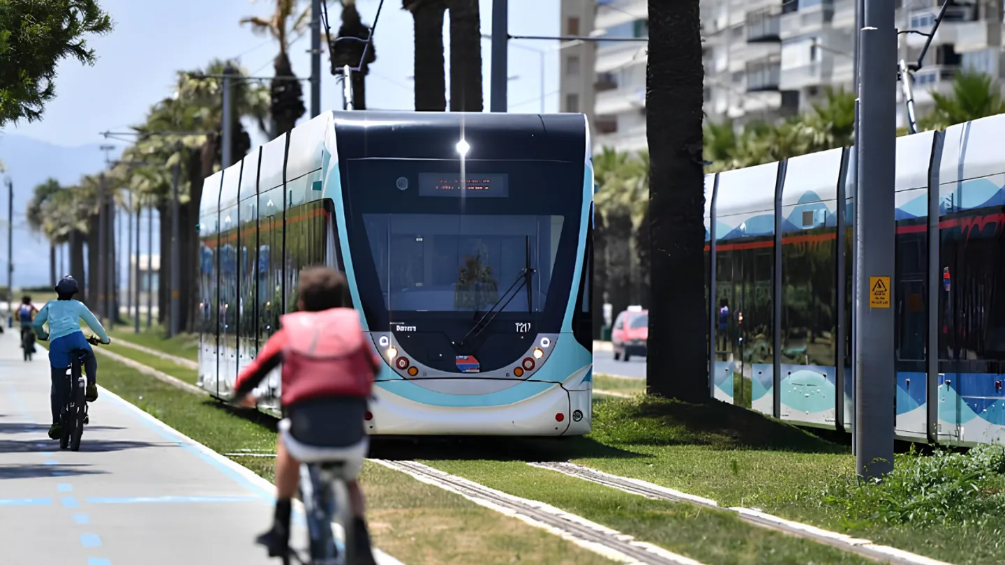 İzmir’de Manifestival mesaisi: Metro ve tramvay seferleri artırılıyor