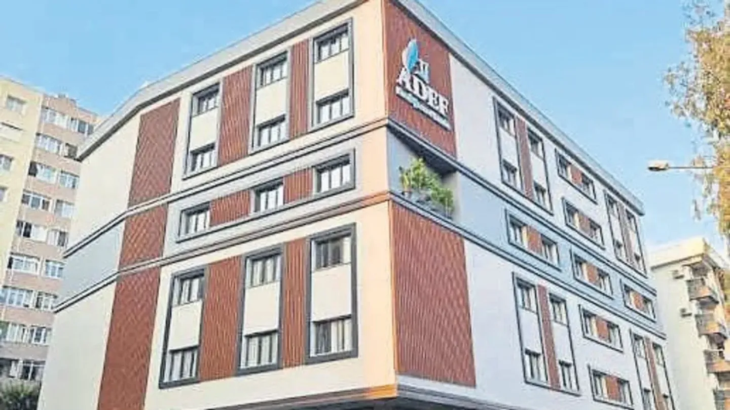 İzmir’de Üniversite Hayali Barınma Duvarına Çarpıyor! Yurt ve Kiralar Cep Yakıyor
