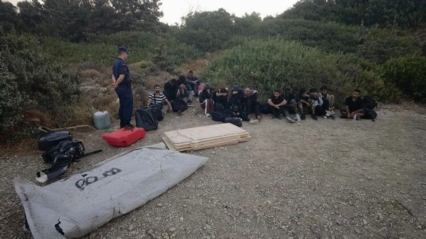 Çeşme’de Ortak Operasyon! 16 Düzensiz Göçmen Yakalandı