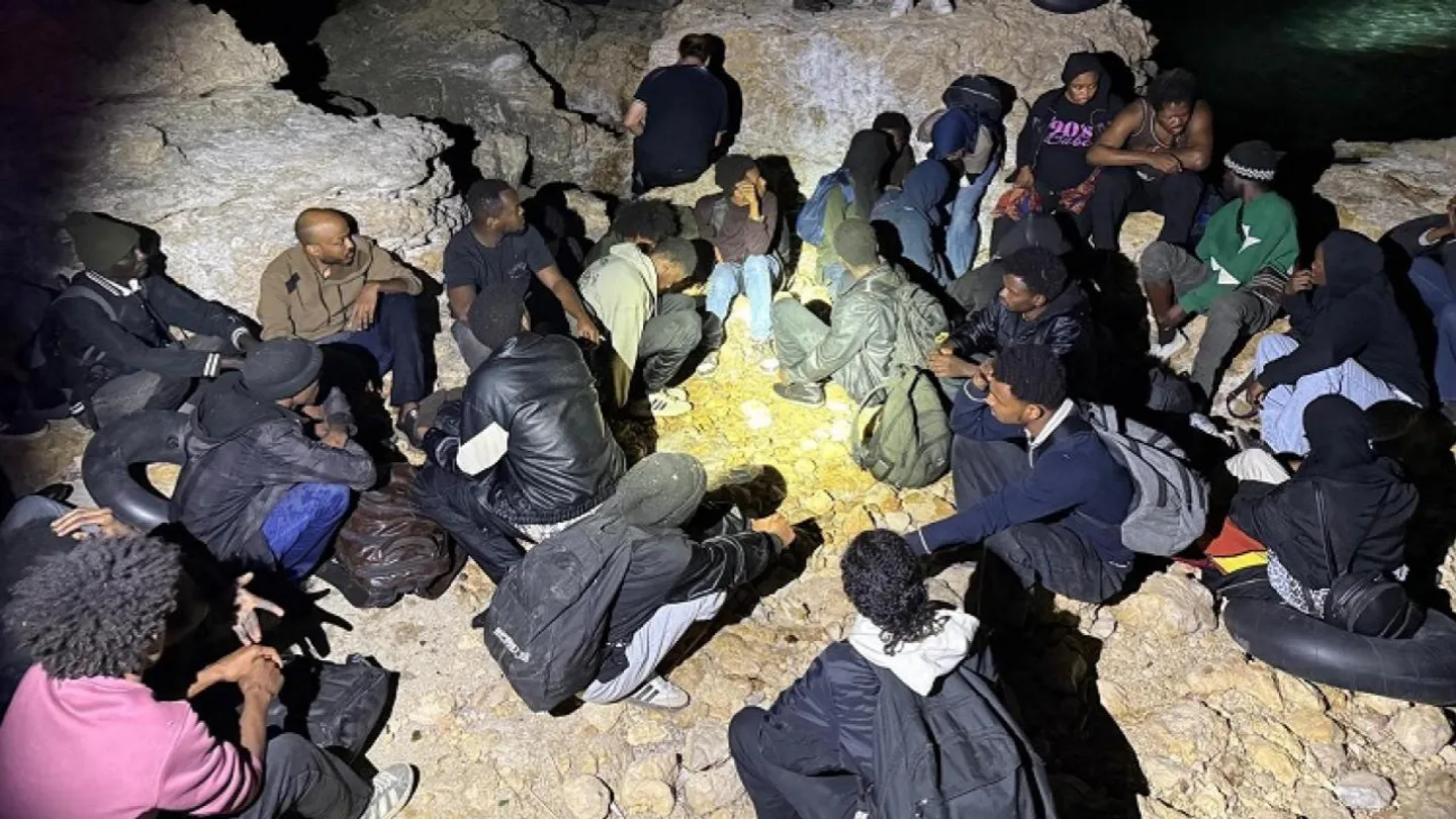 İzmir'de göçmen operasyonu: 39 düzensiz göçmen yakalandı