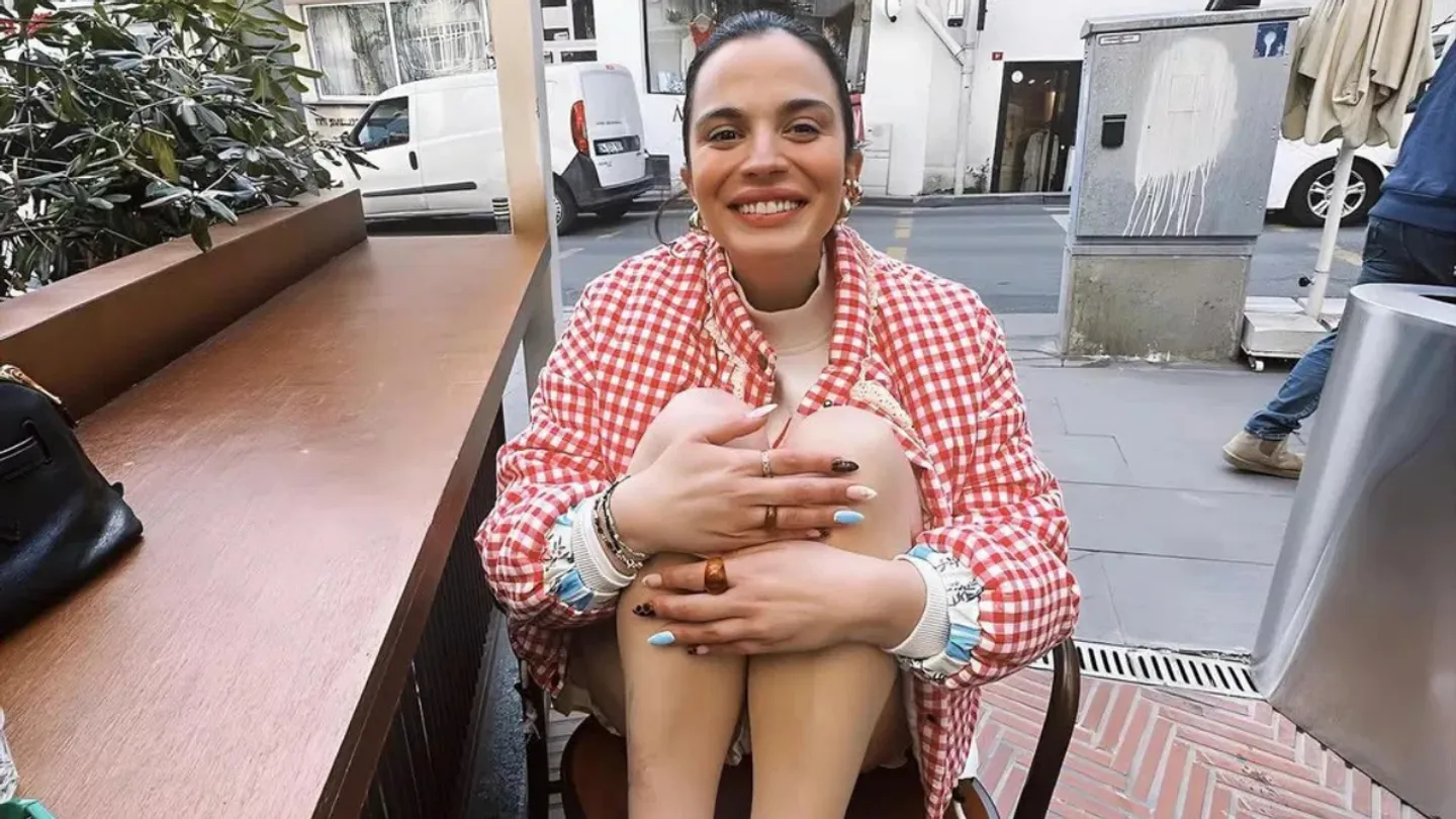 Aslı Bekiroğlu'ndan Sevenlerini Üzen Açıklama! 9. Kez Ameliyat Masasına Yatacak