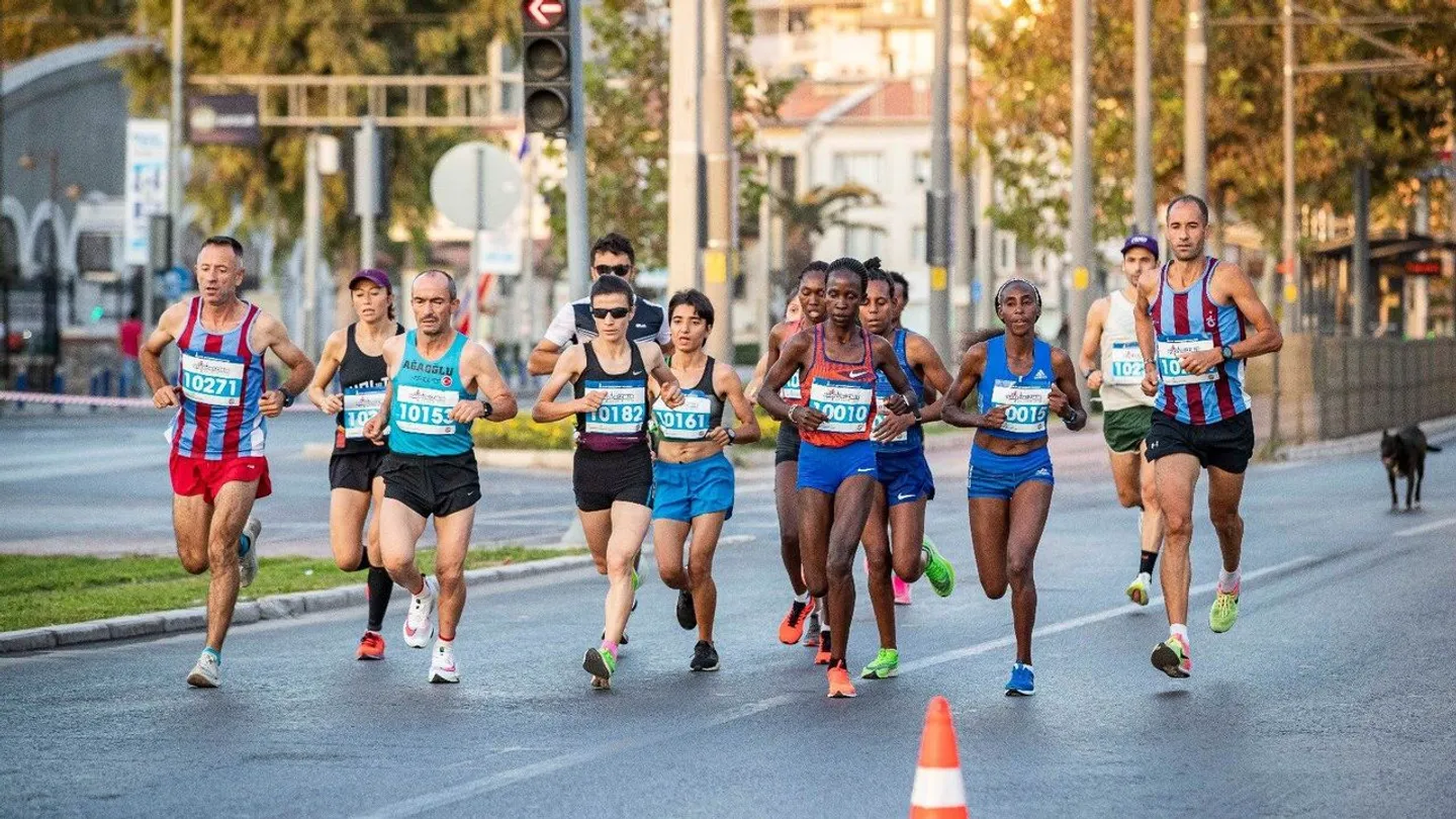 İzmir’de Yarı Maraton Heyecanı: 3 Bin Sporcu Start Alacak, Ulaşımda Düzenleme Yapılacak