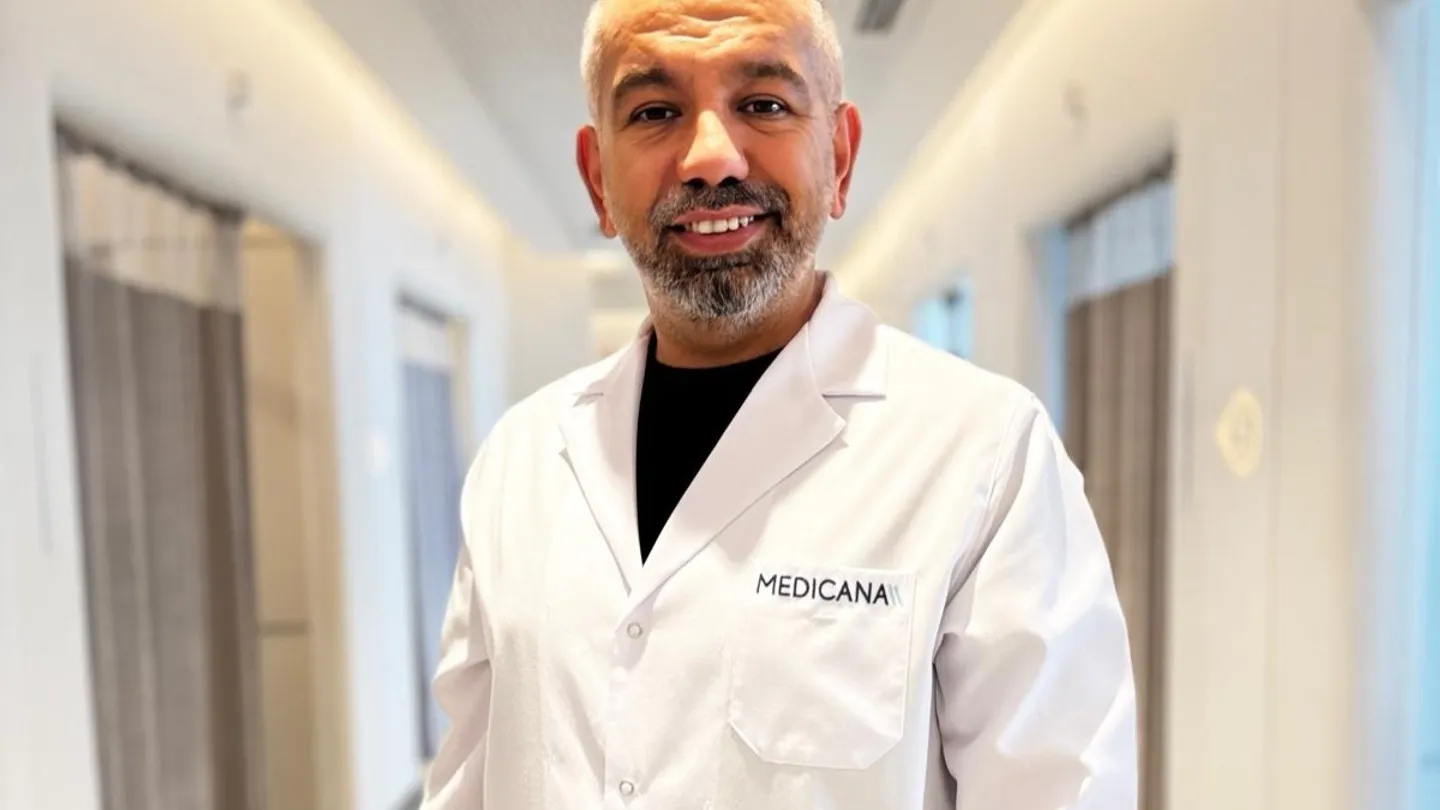 Alzheimer Bakımında Kritik Uyarı: Sadece Hafızaya Değil, Kan Şekerine de Bakın